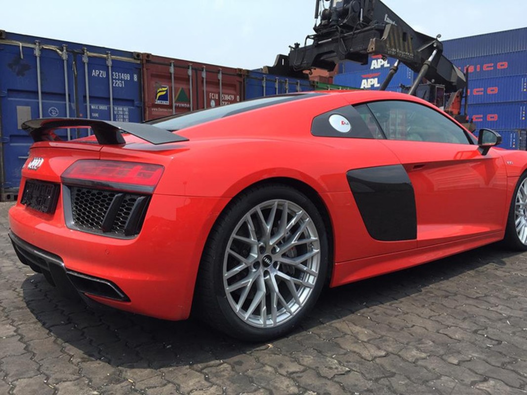 Chi tiet sieu xe Audi R8 V10 Plus 2016 dau tien tai VN-Hinh-5